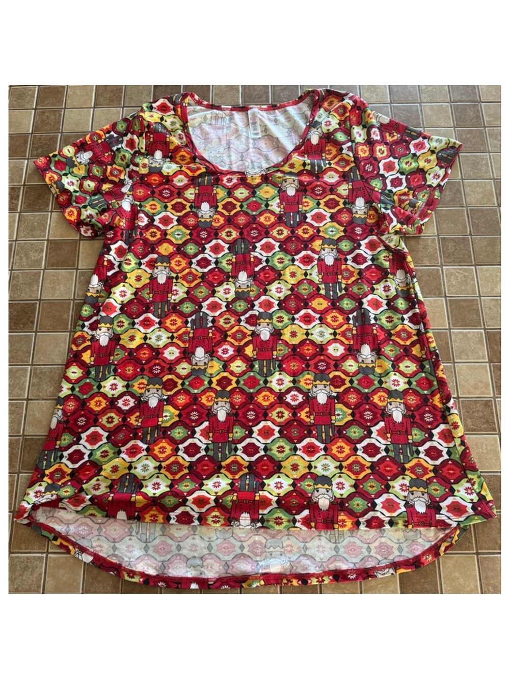 Women's LuLaRoe Tunic Top L Red Green Nutcracker Print